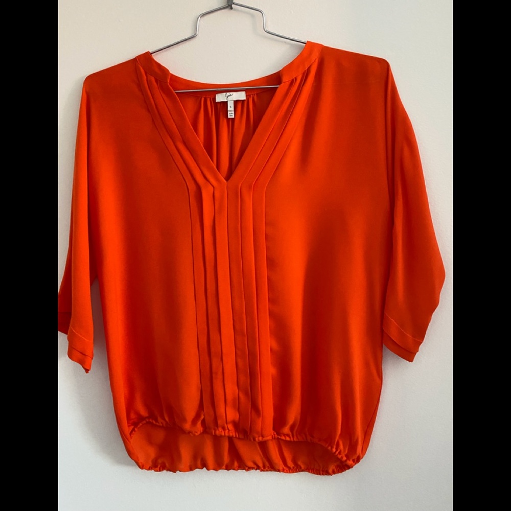 Women’s Joie 100% silk blouse. Size small.